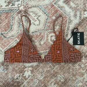 Skatie Gisele Top Size Small